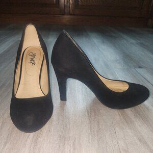 Y-Not? Black Faux Suede Dress Pumps Size 5.5